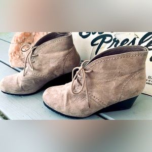Time & Tru Wedge Booties 8.5